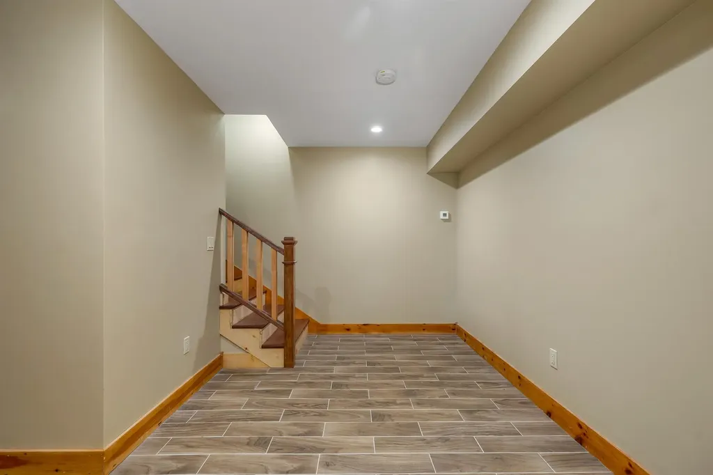 18 Stonehenge Circle Northfield NH 03276