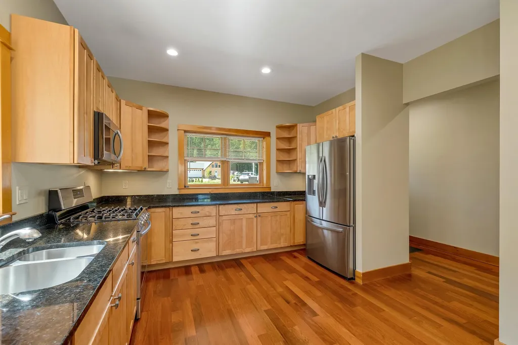 18 Stonehenge Circle Northfield NH 03276