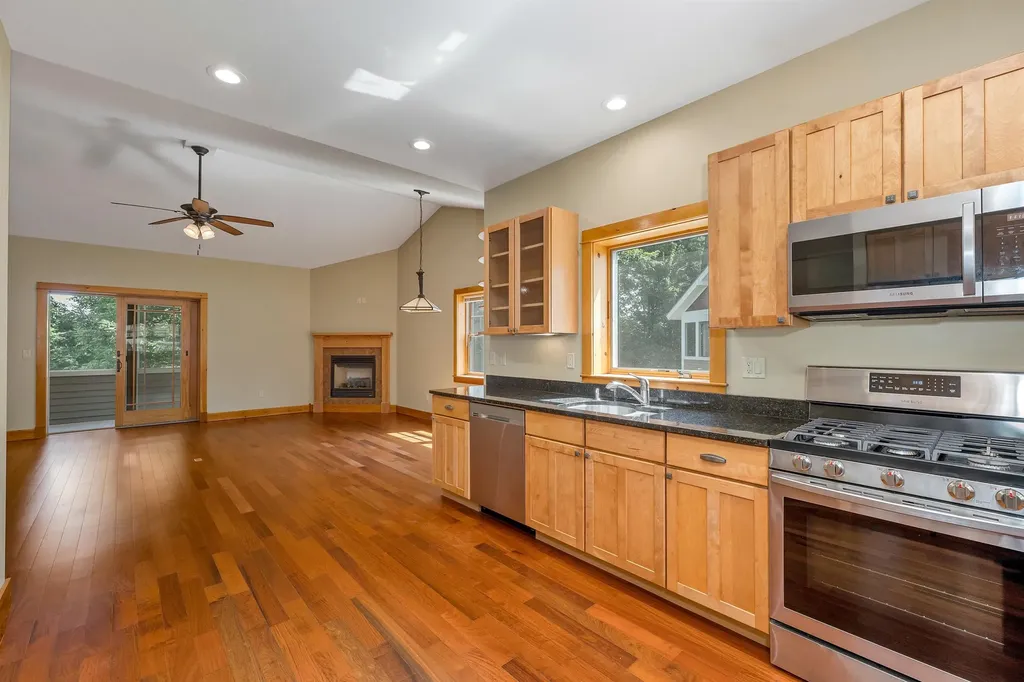 18 Stonehenge Circle Northfield NH 03276