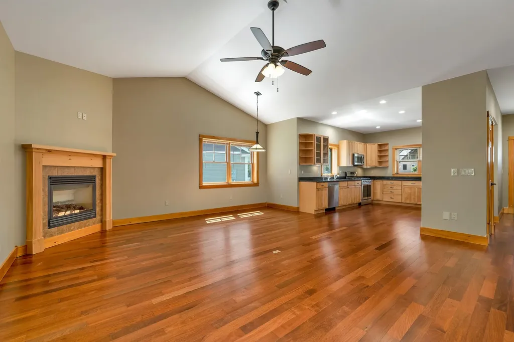 18 Stonehenge Circle Northfield NH 03276