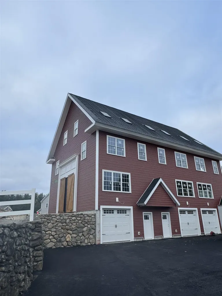 67 Groton Road Nashua NH 03062