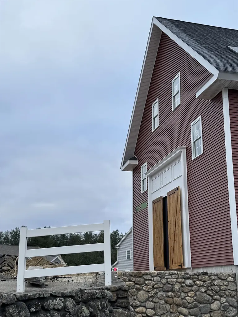 67 Groton Road Nashua NH 03062