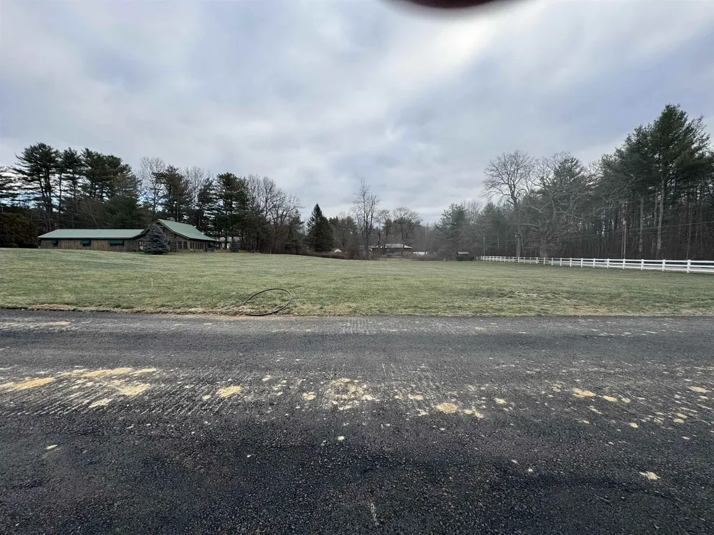 67 Groton Road Nashua NH 03062