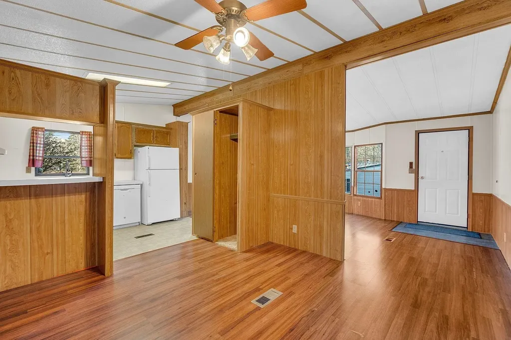 92 Lat Lane Swanzey NH 03446