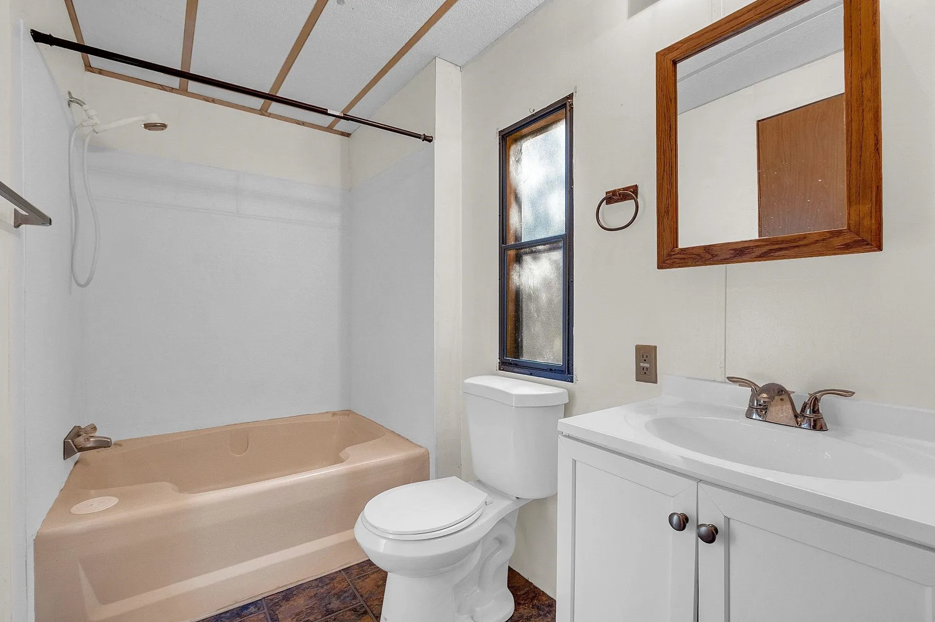 92 Lat Lane Swanzey NH 03446