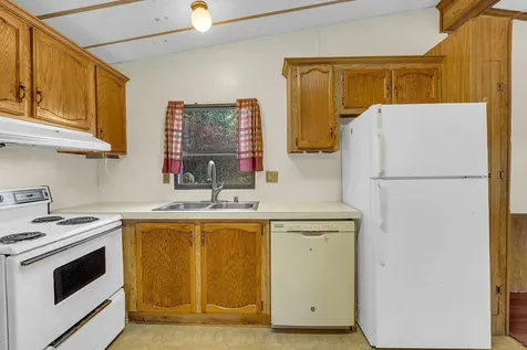 92 Lat Lane Swanzey NH 03446