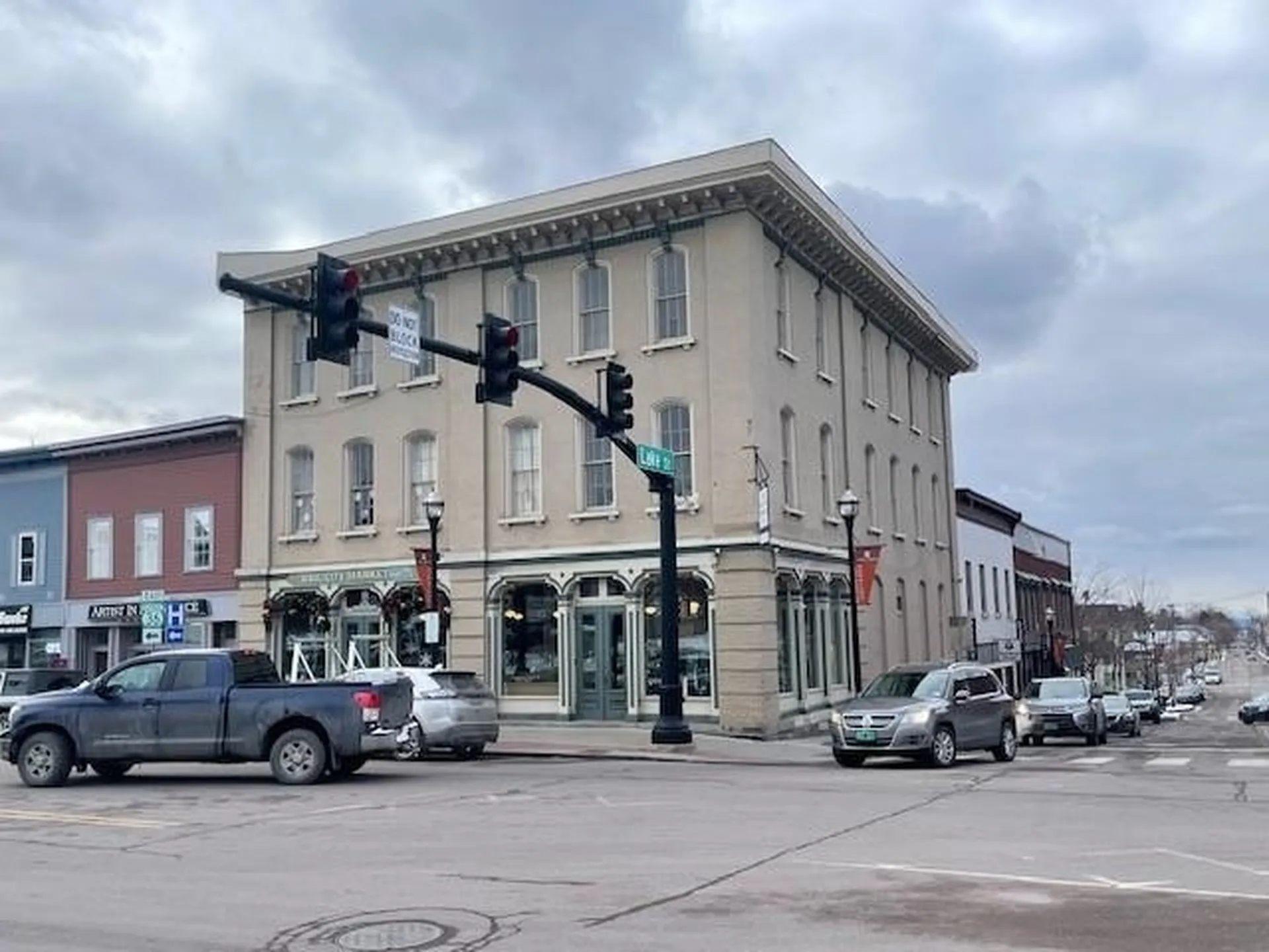 2-8 S Main Street St. Albans City VT 05478