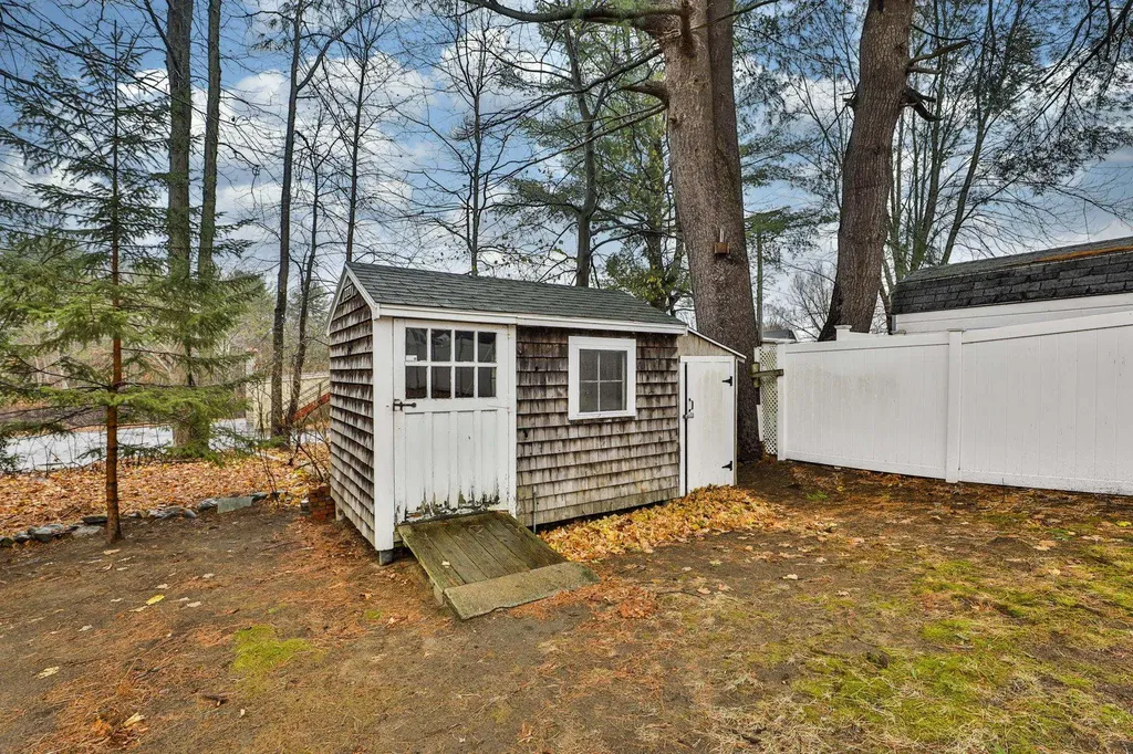 4 Marsh Avenue Salem NH 03079