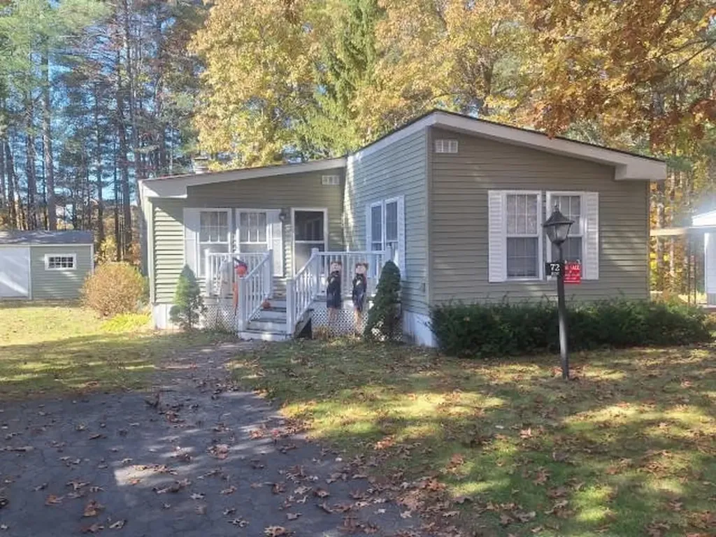 72 Country Way Goffstown NH 03045