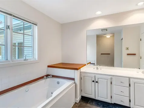 128 Covington Lane Shelburne VT 05482