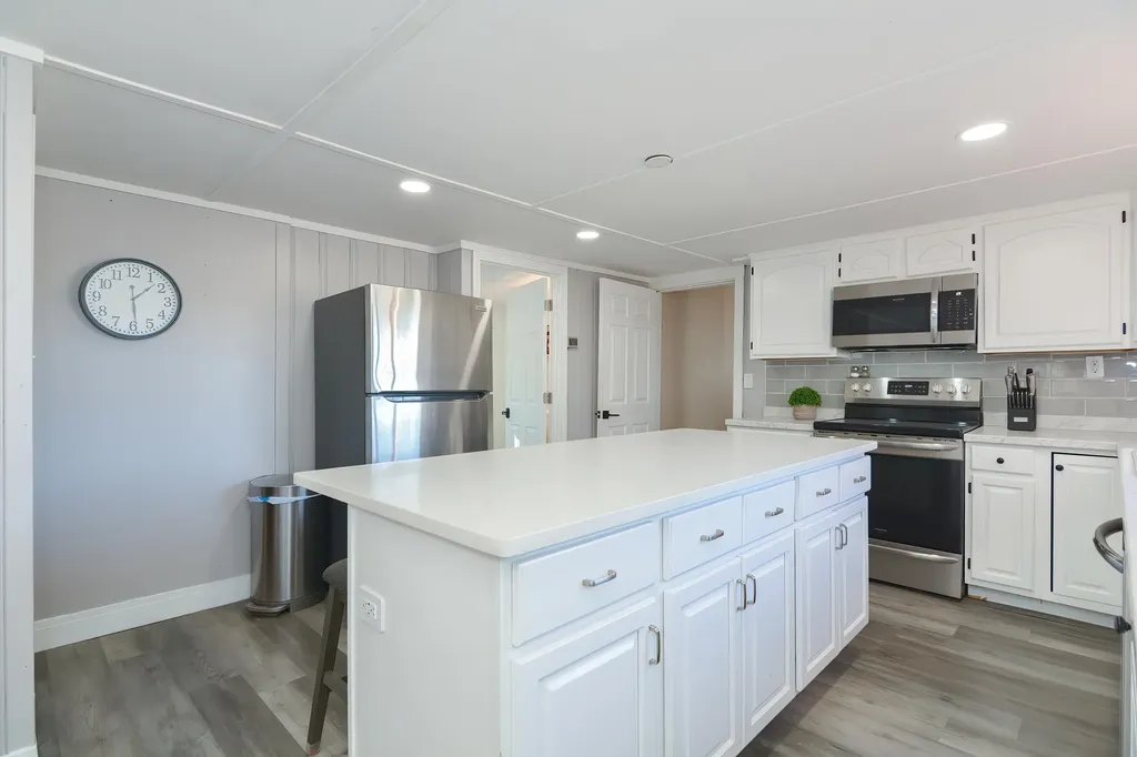 18 Kingsbury Drive Milton NH 03851