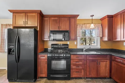 11 Denise Street Portsmouth NH 03801