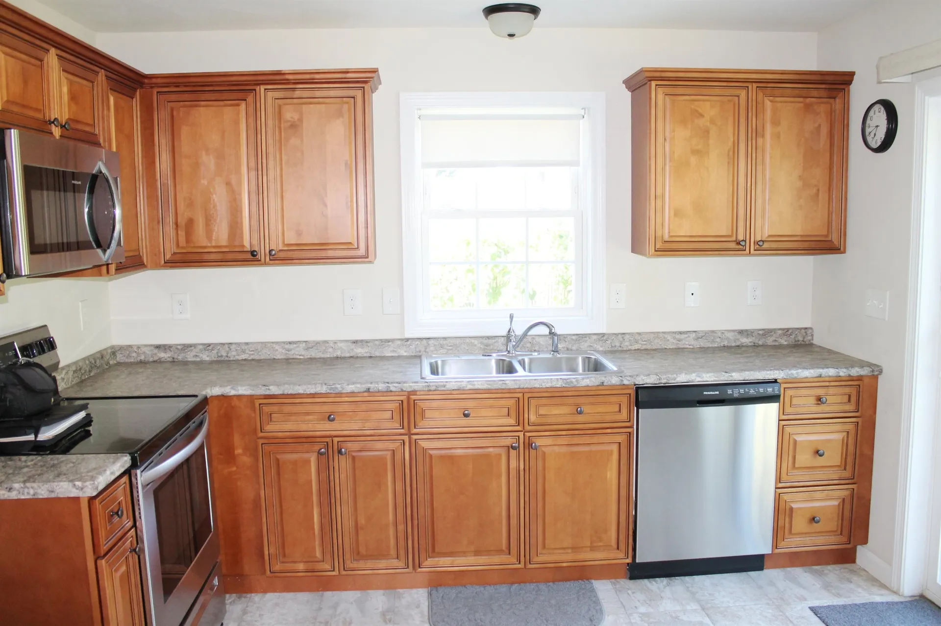 63 Dickey Street Manchester NH 03102