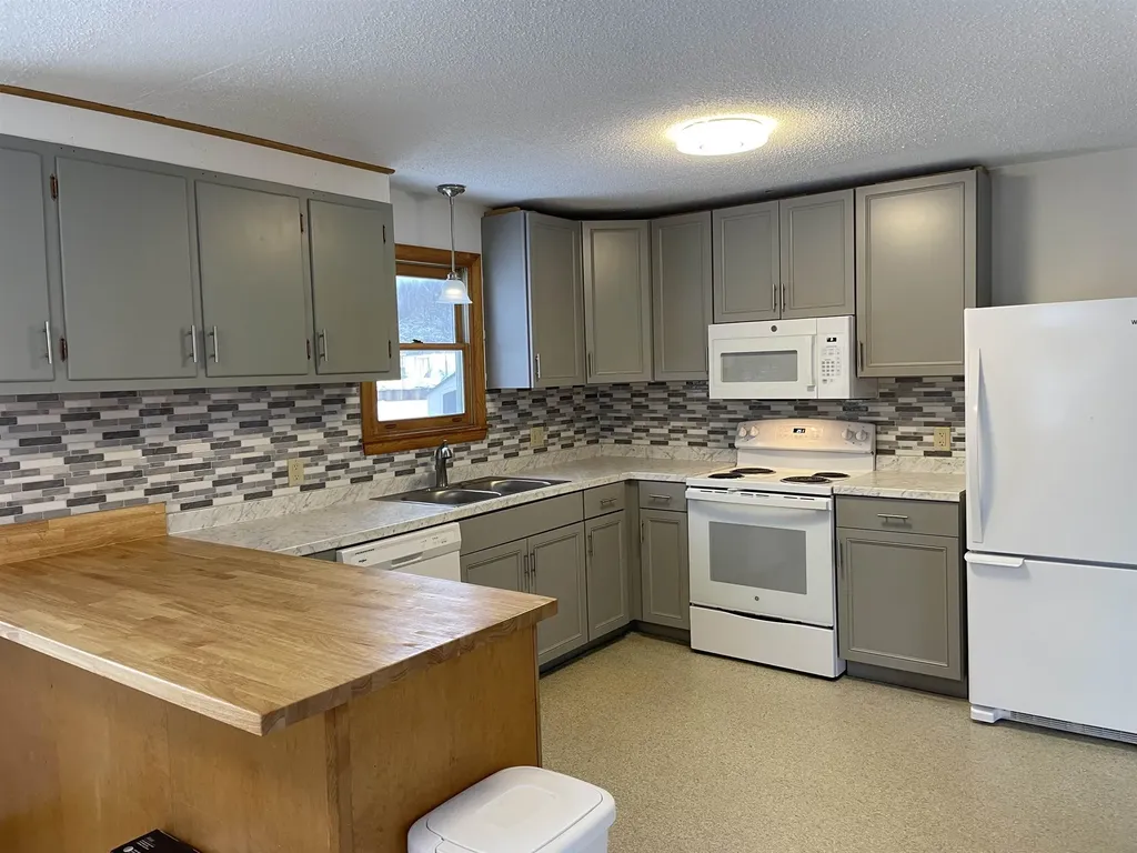 376 Reed Road Coventry VT 05825