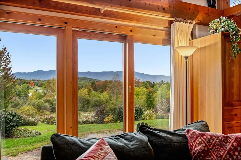 5154 East Warren Road Warren VT 05674