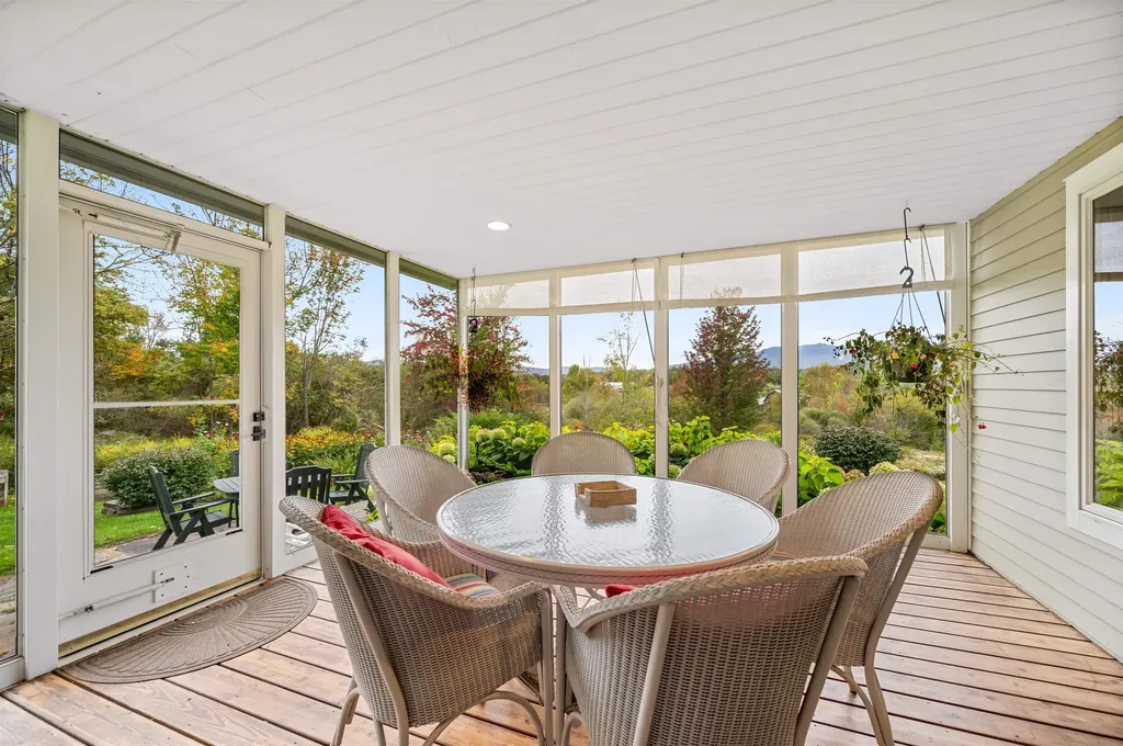 5154 East Warren Road Warren VT 05674