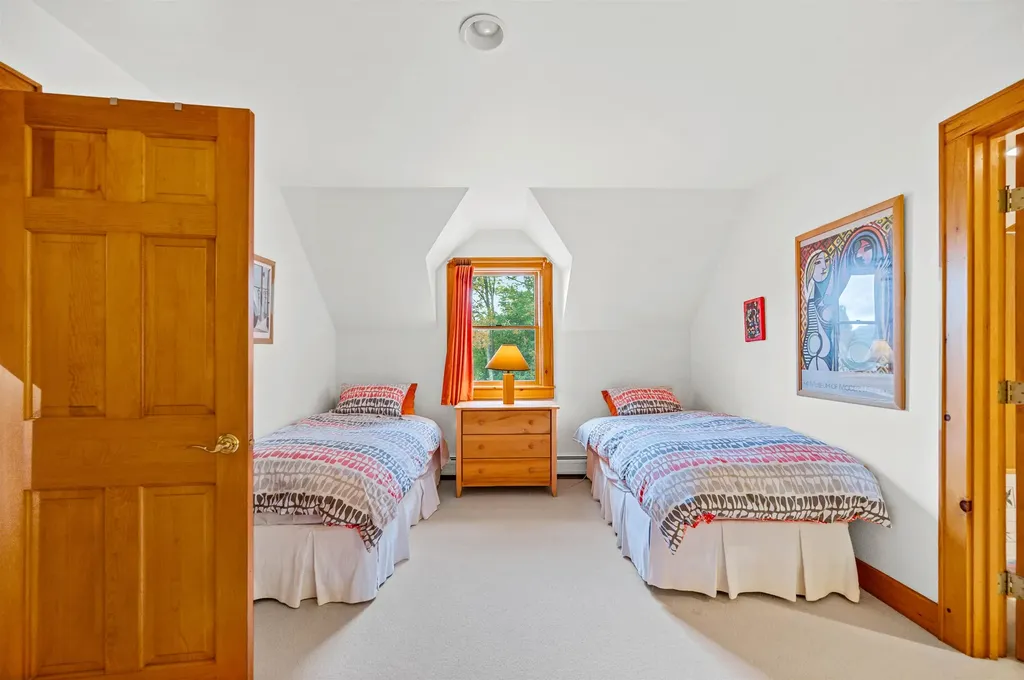 5154 East Warren Road Warren VT 05674