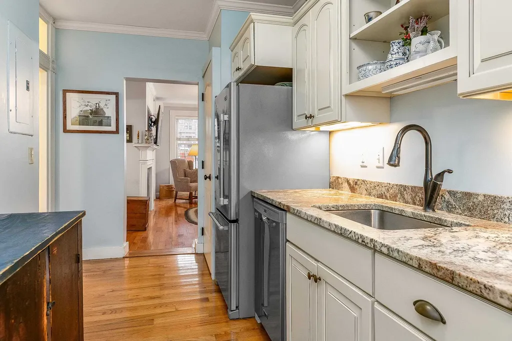 98 Court Street Portsmouth NH 03801