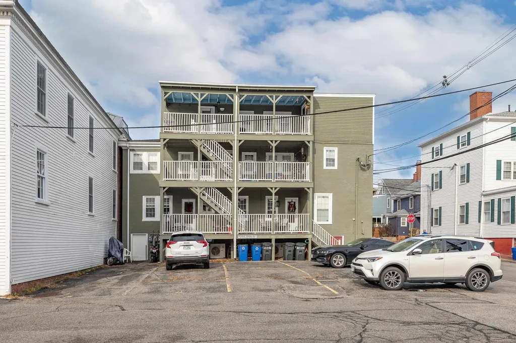 98 Court Street Portsmouth NH 03801