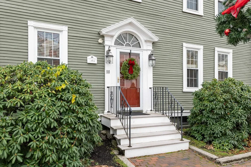 98 Court Street Portsmouth NH 03801
