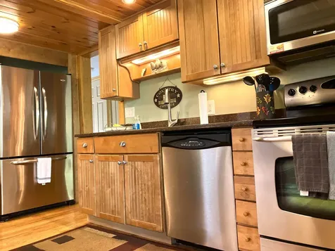 78 Pond Loop Wilmington VT 05363