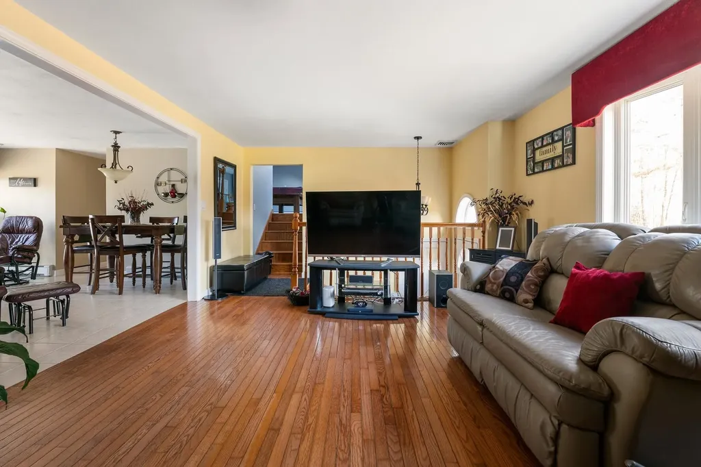 68 Drew Road Derry NH 03038