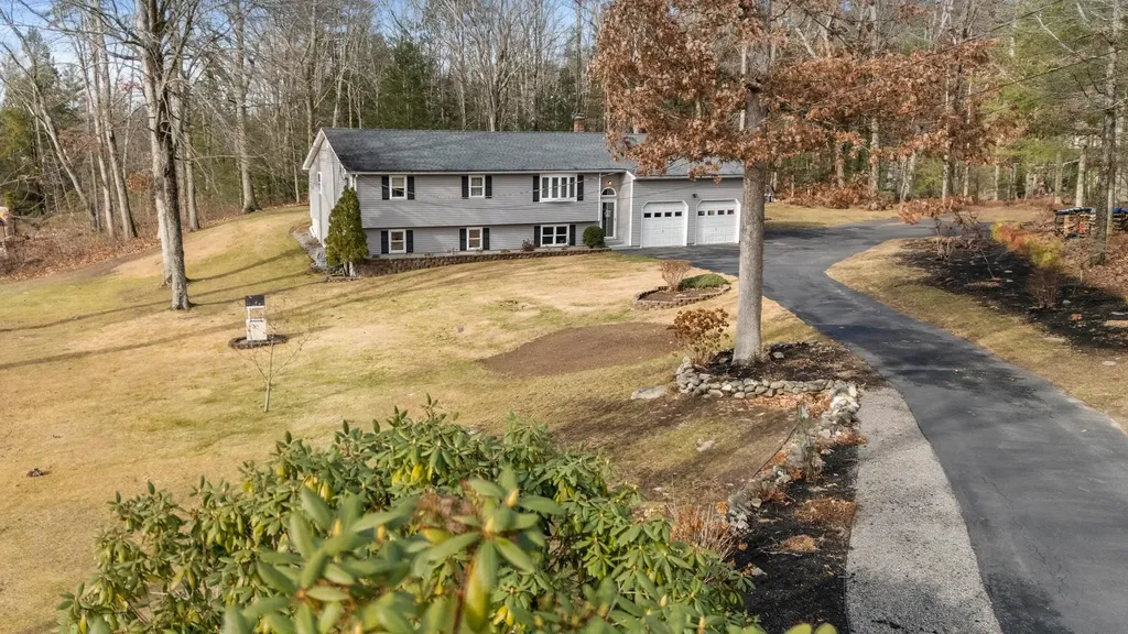 68 Drew Road Derry NH 03038