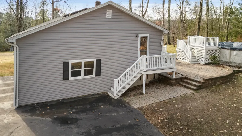 68 Drew Road Derry NH 03038