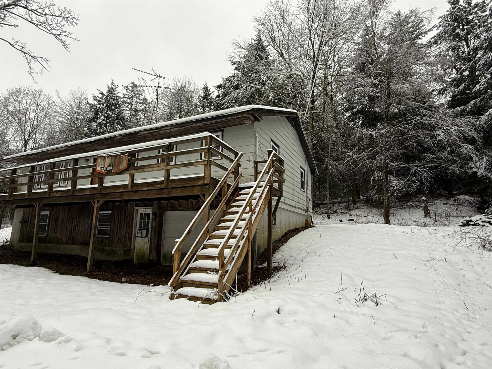16 Beam Road Putney VT 05346