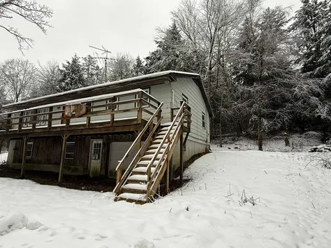16 Beam Road Putney VT 05346