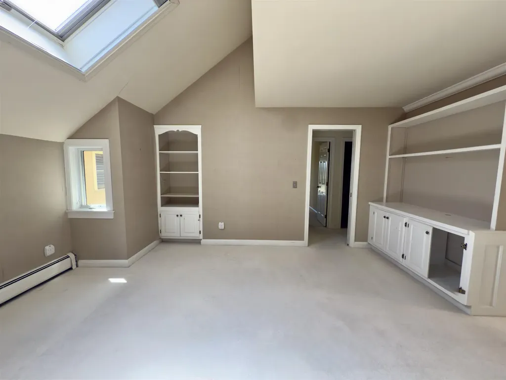 8 Highland Ridge New London NH 03257