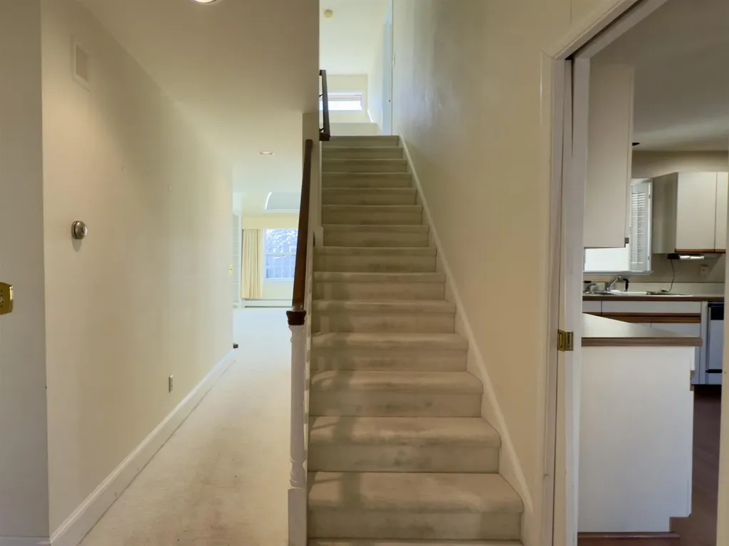 8 Highland Ridge New London NH 03257