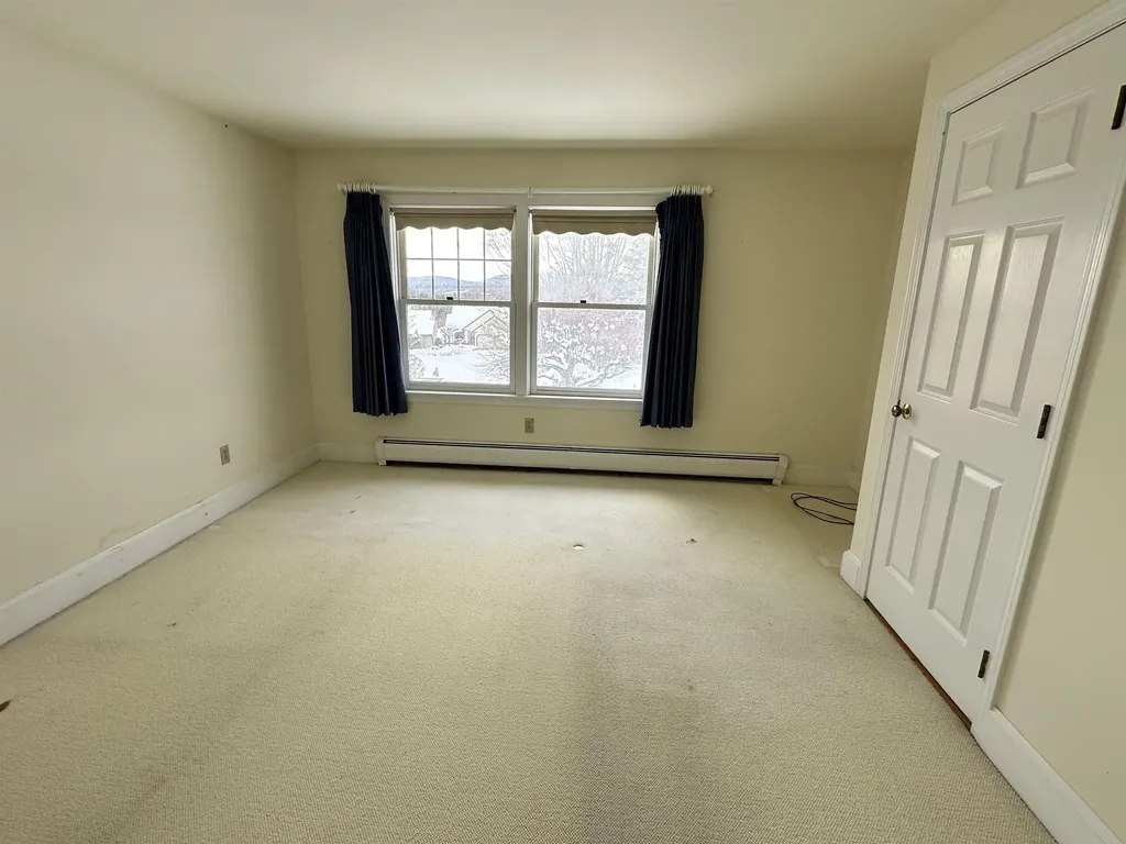 8 Highland Ridge New London NH 03257