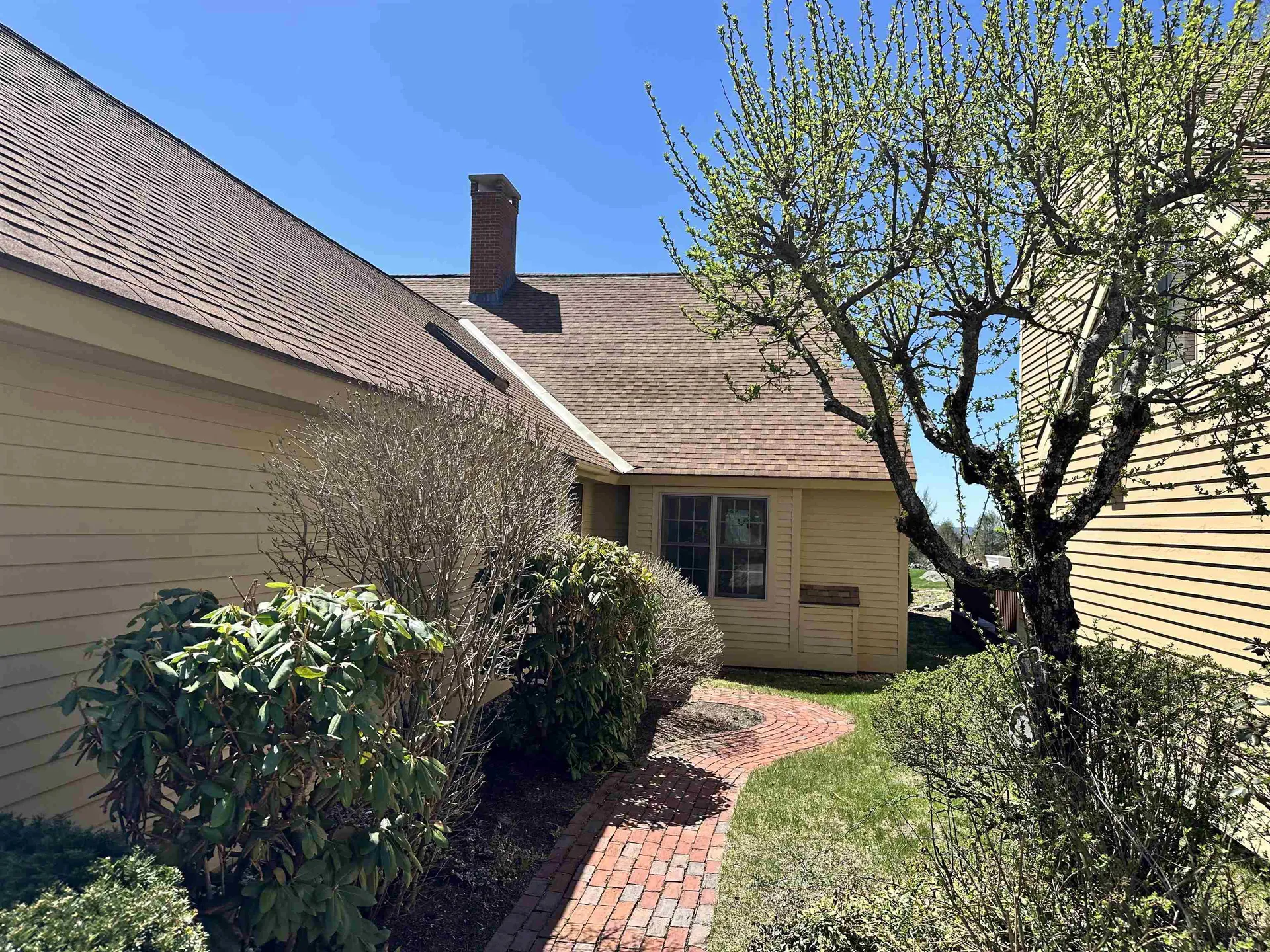 8 Highland Ridge New London NH 03257