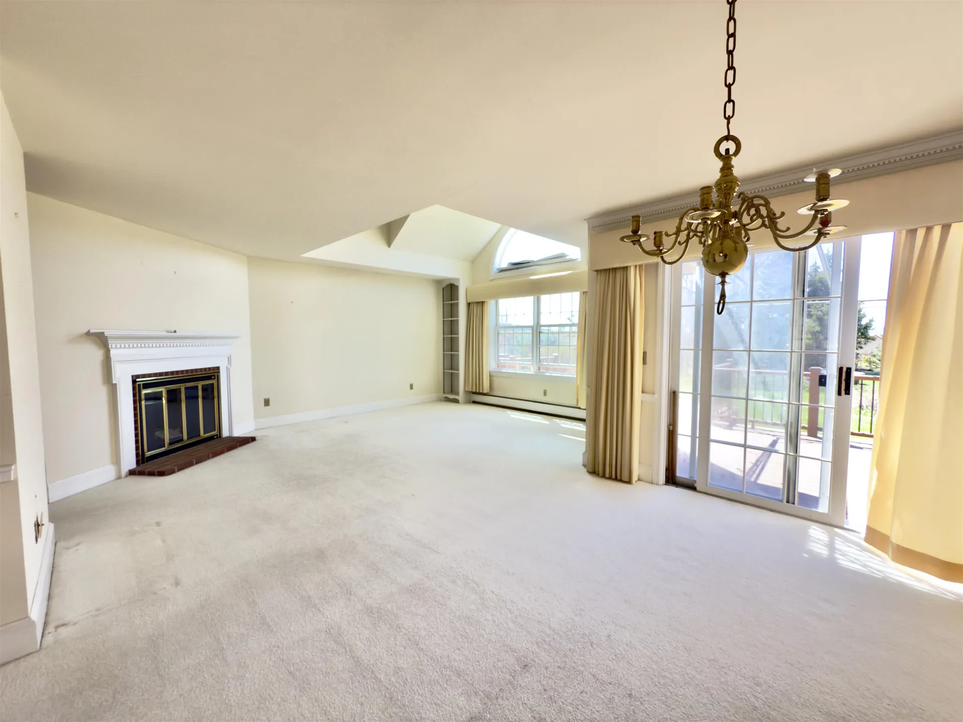 8 Highland Ridge New London NH 03257