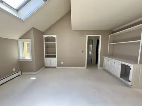 8 Highland Ridge New London NH 03257