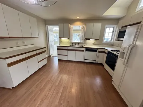 8 Highland Ridge New London NH 03257