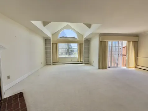 8 Highland Ridge New London NH 03257