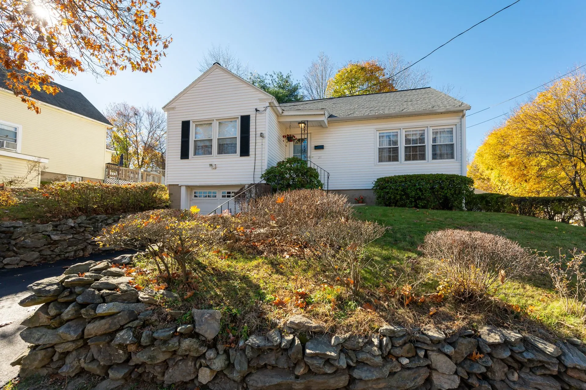 21 Lowell Road Hudson NH 03051