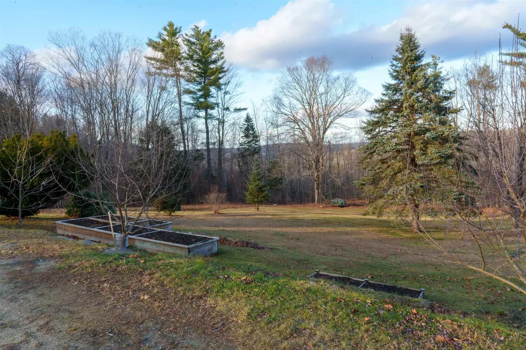 94 Town Farm Extension Springfield NH 03284