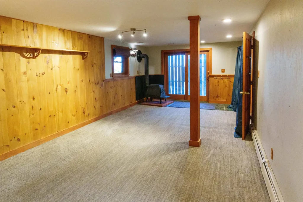 94 Town Farm Extension Springfield NH 03284