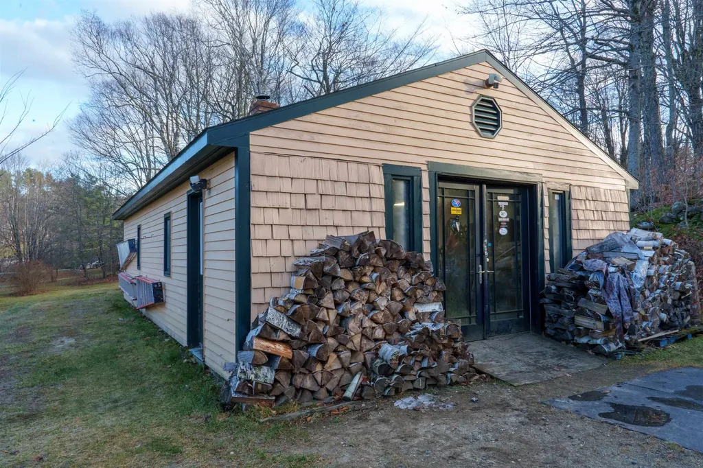 94 Town Farm Extension Springfield NH 03284