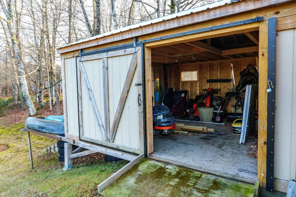 94 Town Farm Extension Springfield NH 03284