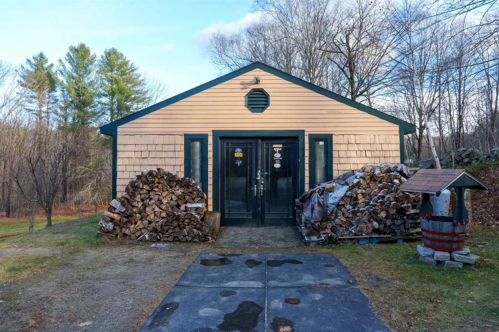 94 Town Farm Extension Springfield NH 03284