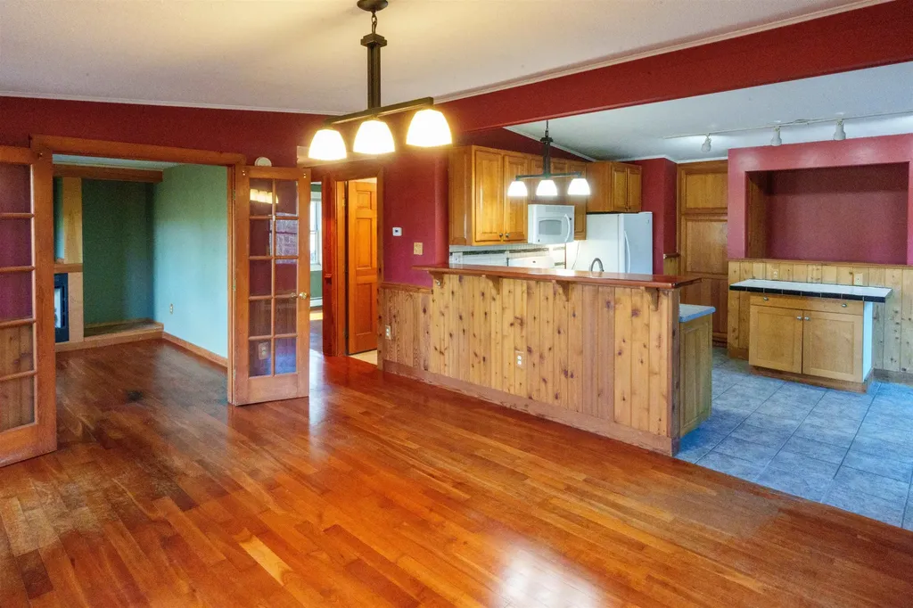 94 Town Farm Extension Springfield NH 03284