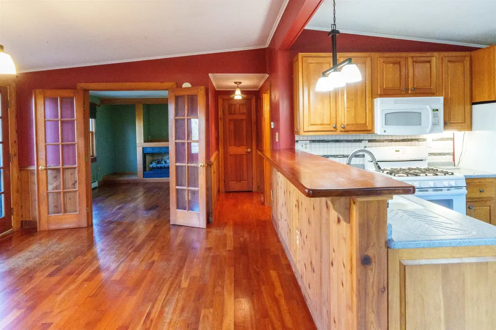 94 Town Farm Extension Springfield NH 03284