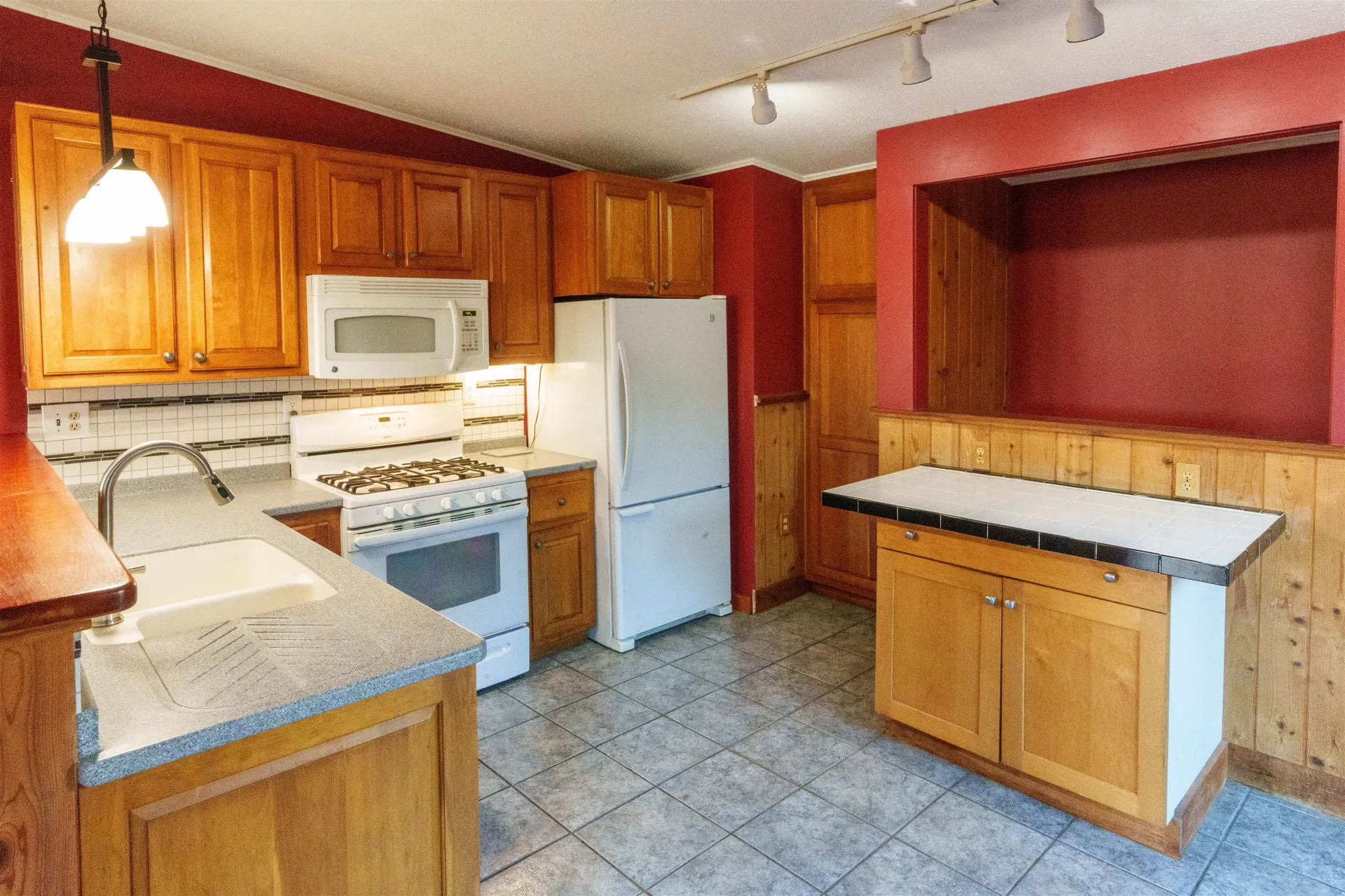 94 Town Farm Extension Springfield NH 03284