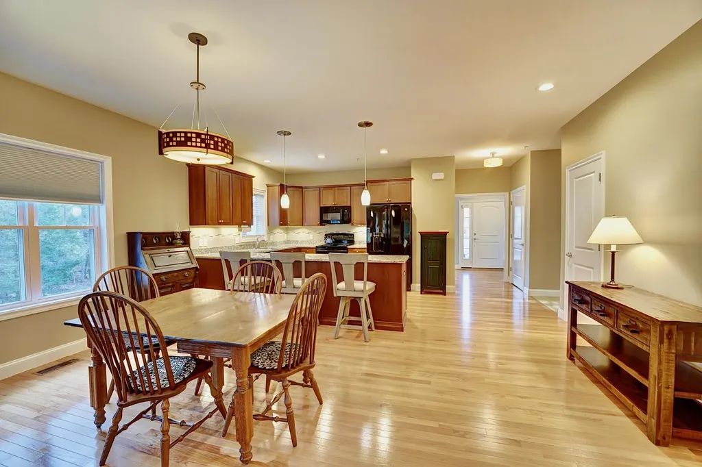 33 Birch Circle Brentwood NH 03833