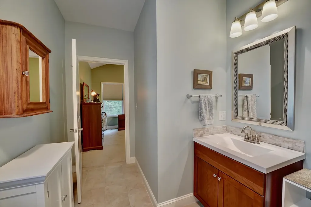 33 Birch Circle Brentwood NH 03833