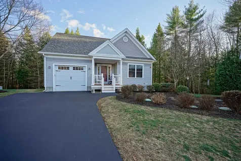 33 Birch Circle Brentwood NH 03833